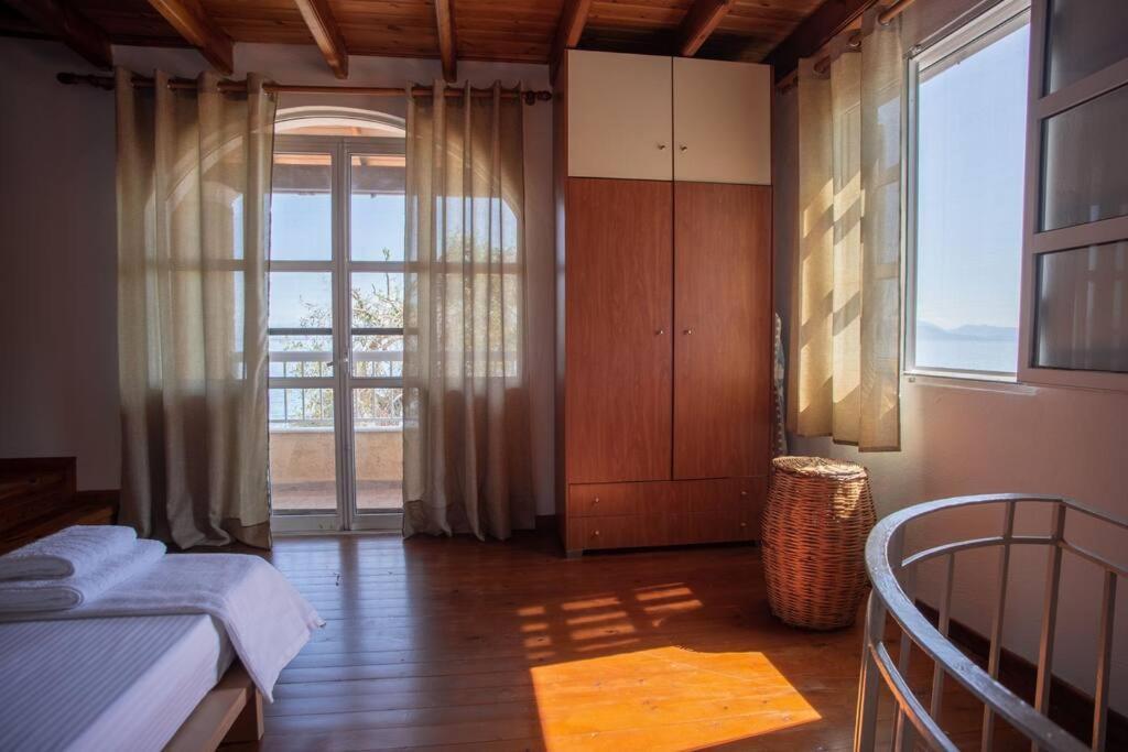 Kohyli Beachfront House Agia Pelagia Chlomou Esterno foto