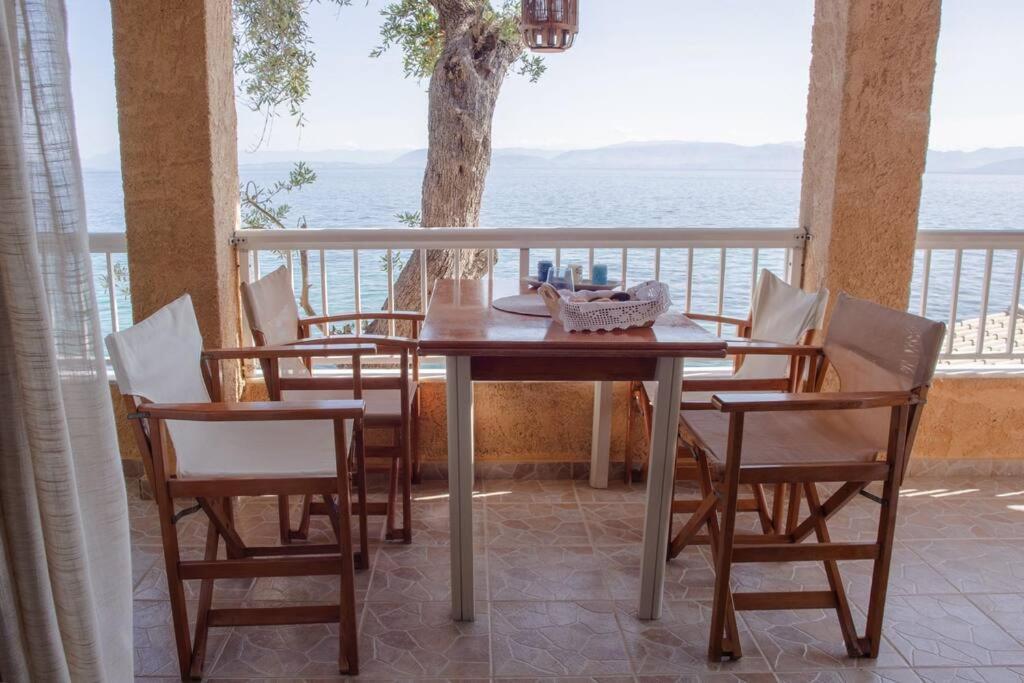 Kohyli Beachfront House Agia Pelagia Chlomou Esterno foto