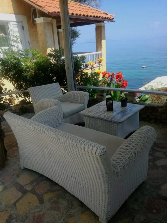 Kohyli Beachfront House Agia Pelagia Chlomou Esterno foto