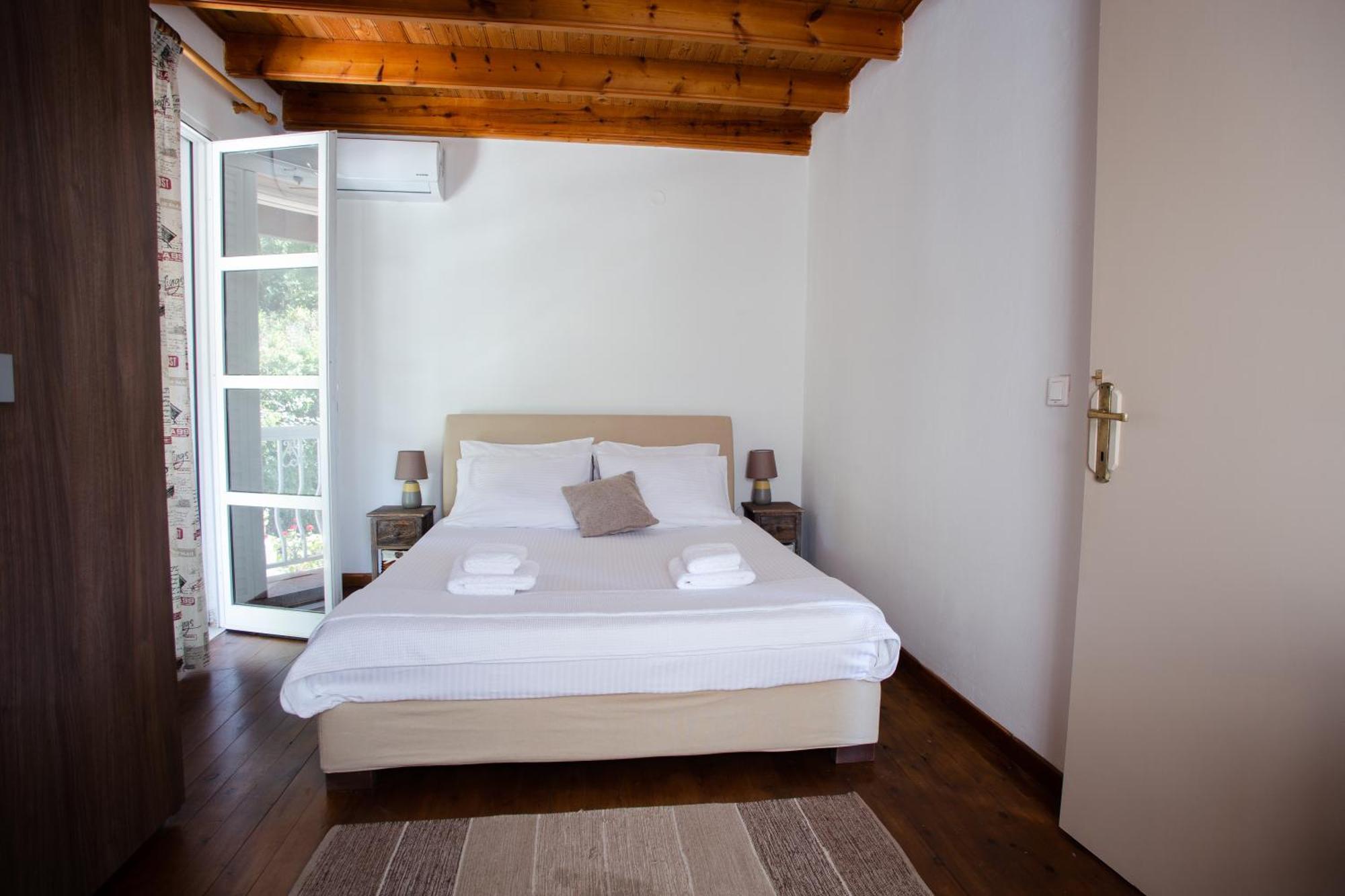 Kohyli Beachfront House Agia Pelagia Chlomou Esterno foto