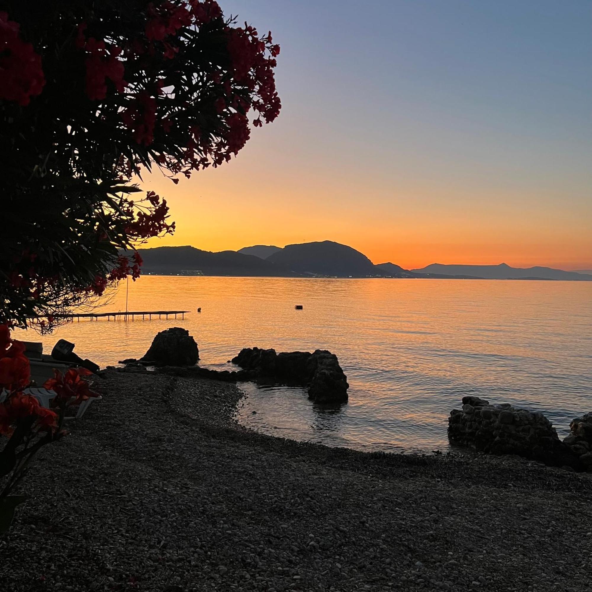 Kohyli Beachfront House Agia Pelagia Chlomou Esterno foto