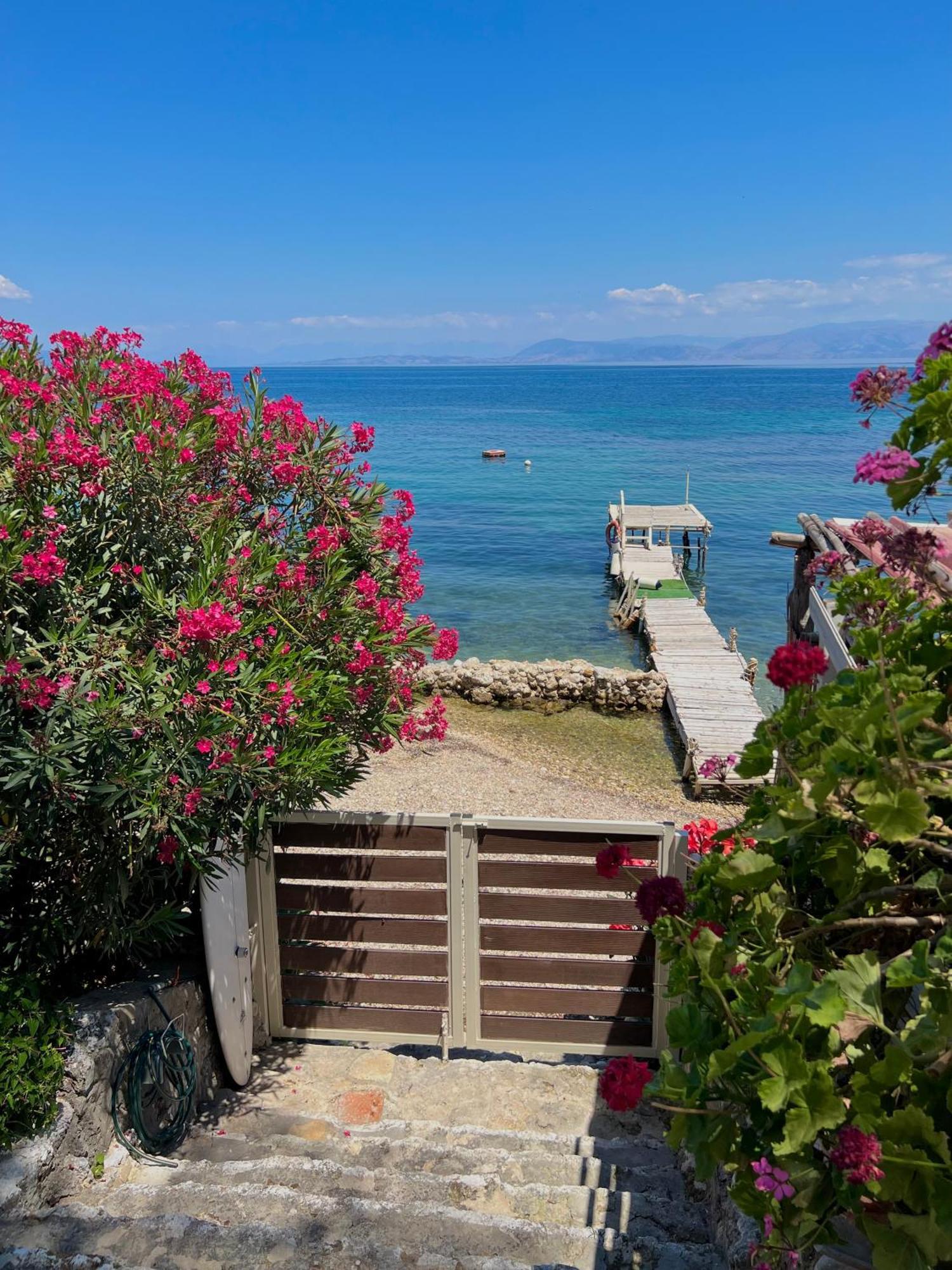 Kohyli Beachfront House Agia Pelagia Chlomou Esterno foto