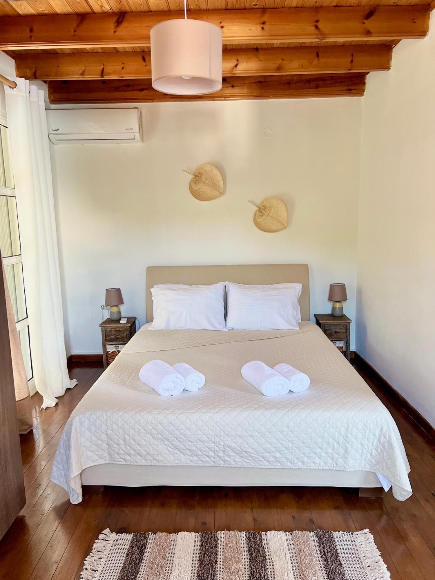 Kohyli Beachfront House Agia Pelagia Chlomou Esterno foto