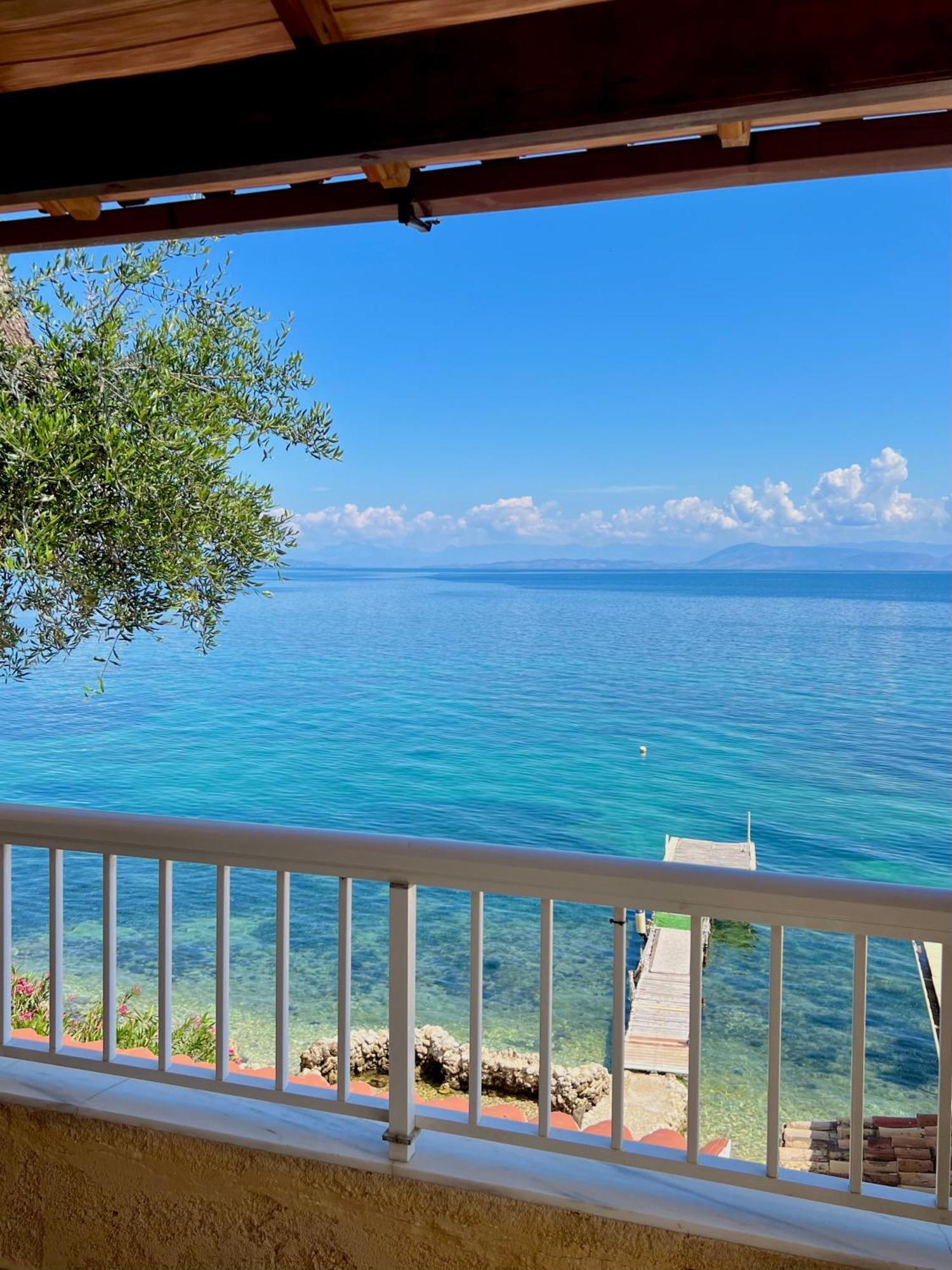 Kohyli Beachfront House Agia Pelagia Chlomou Esterno foto