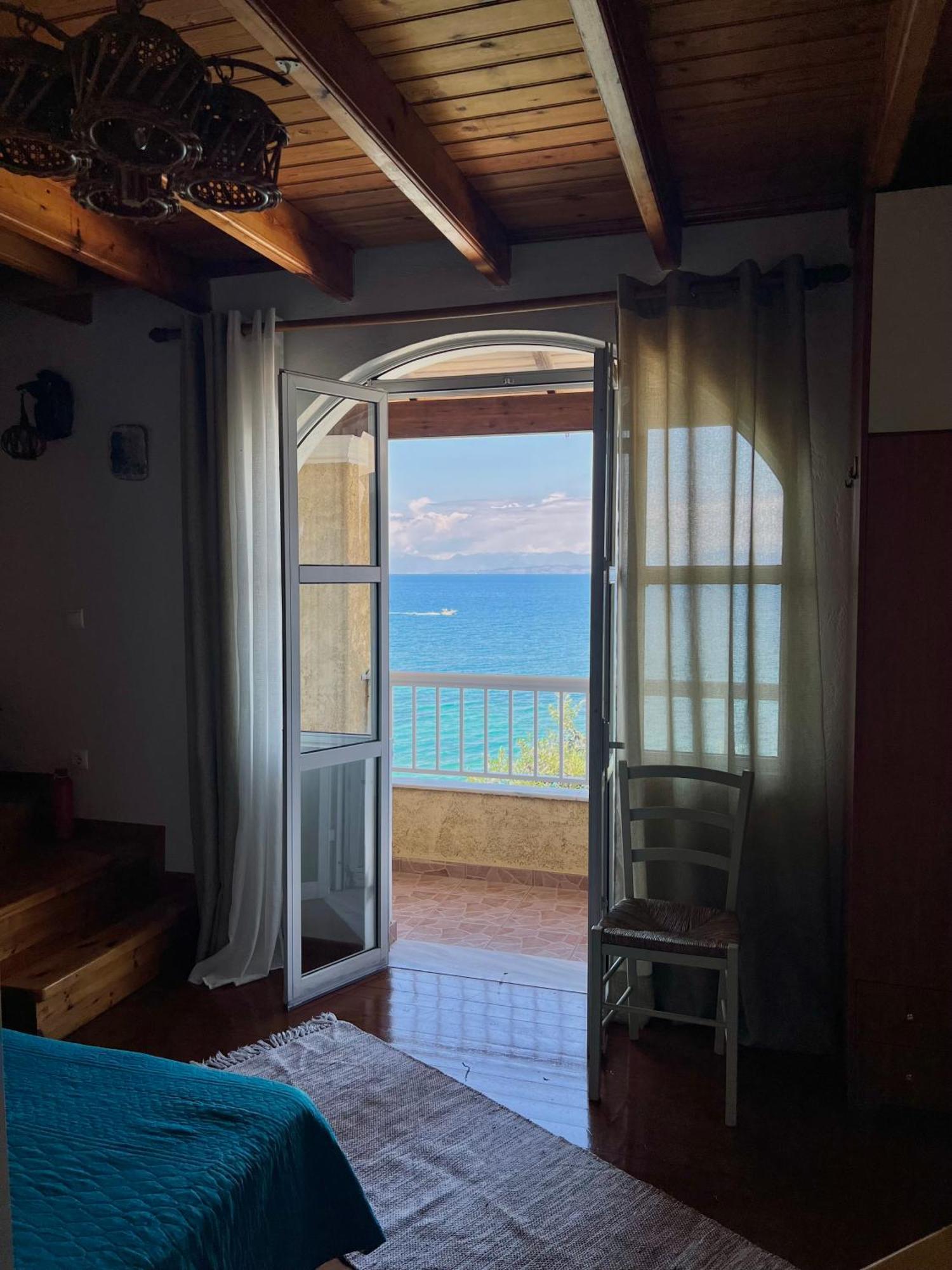 Kohyli Beachfront House Agia Pelagia Chlomou Esterno foto