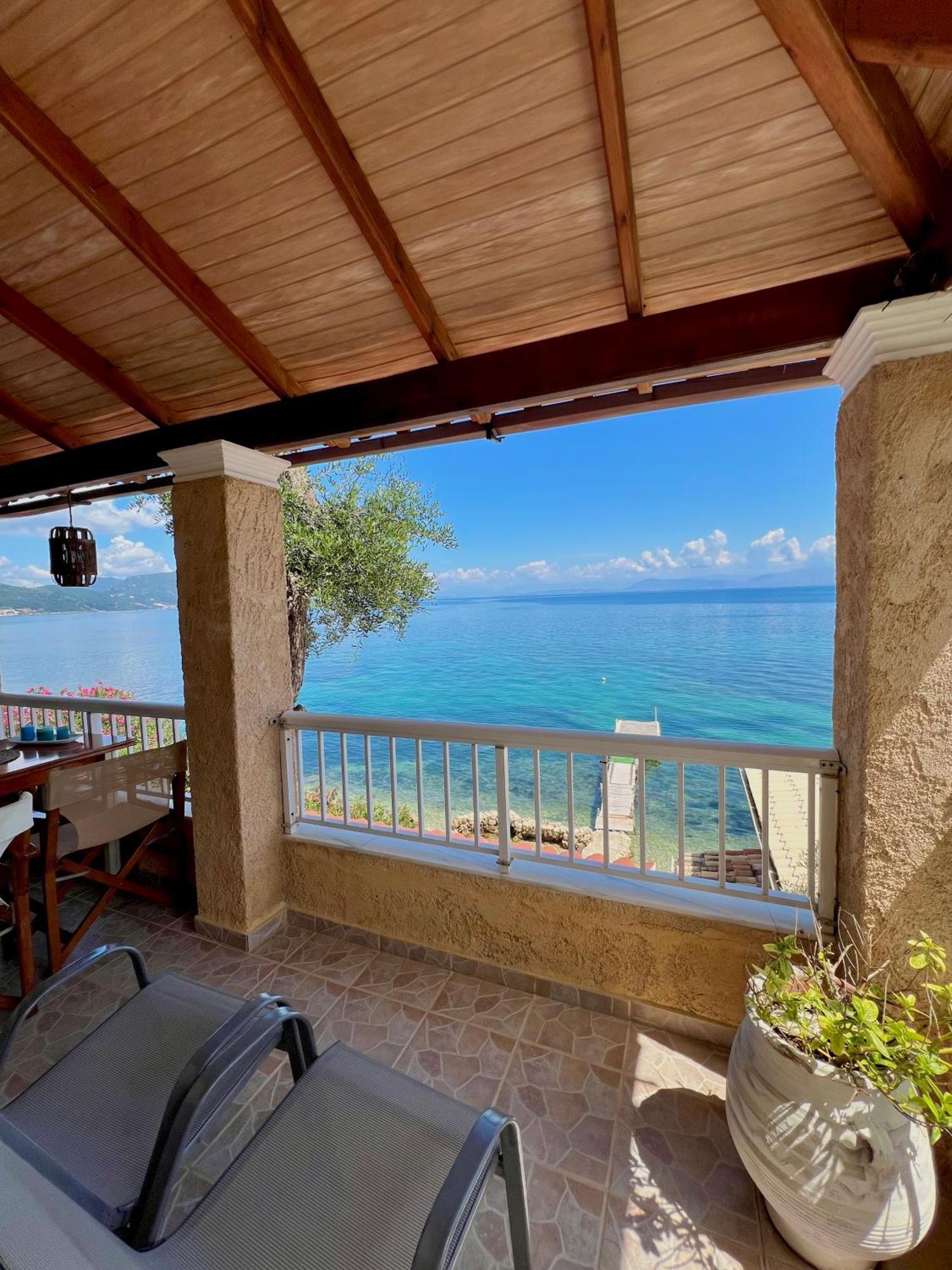 Kohyli Beachfront House Agia Pelagia Chlomou Esterno foto
