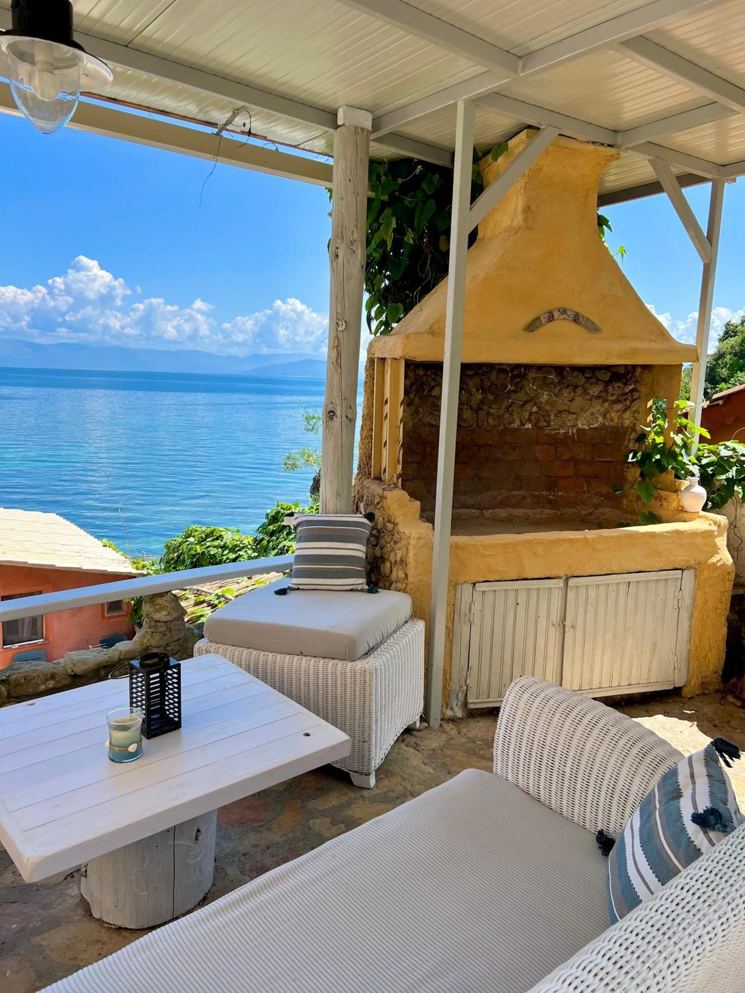 Kohyli Beachfront House Agia Pelagia Chlomou Esterno foto